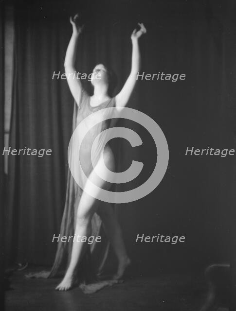 Barkette, Lina, Mrs., 1923 Jan. 18. Creator: Arnold Genthe.