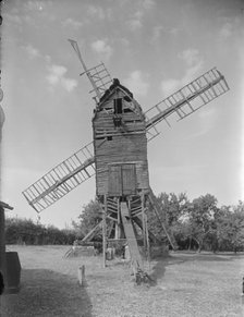 Bozeat Windmill, Bozeat, Wellingborough, Northamptonshire, 1947. Creator: George Bernard Mason.