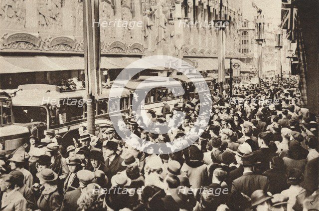 'Crowds on Oxford Street during the bank holiday which followed King George VIs coronation', 1937. Artist: Unknown.