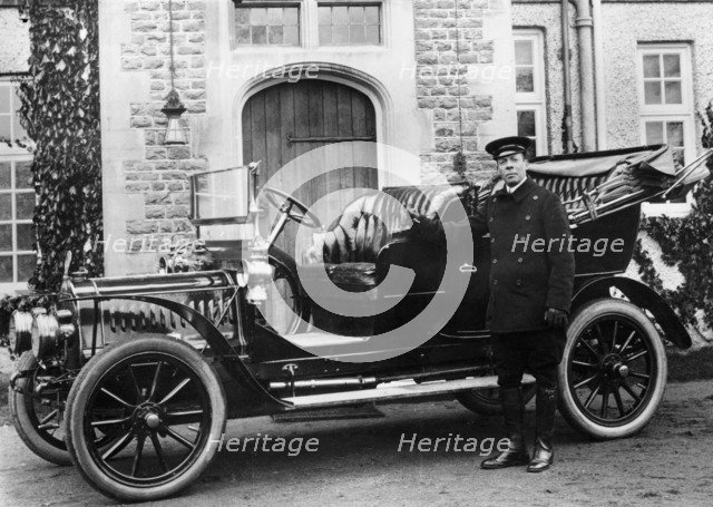 1908 De Dion Bouton model. Artist: Unknown