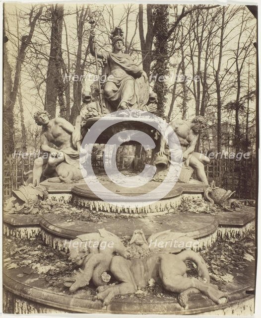Versailles, Bosquet de l'Arc de Triomphe, 1904. Creator: Eugene Atget.