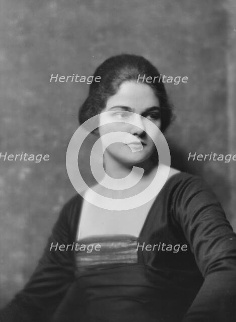 Miss Lydia Hoyt, portrait photograph, 1918 Feb. 6. Creator: Arnold Genthe.