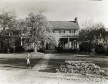 Unidentified brick house, possibly in Virginia, between 1910 and 1935. Creator: Frances Benjamin Johnston.