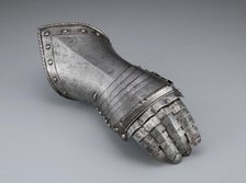 Fingered Gauntlet for the Right Hand, Nuremberg, c. 1580/1600. Creator: Unknown.