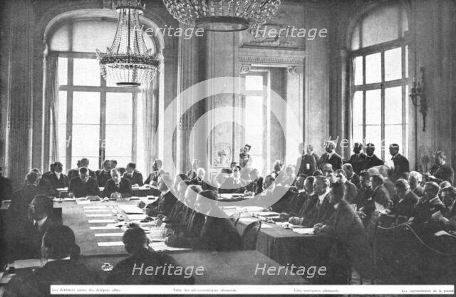 'Les plenipotentiaires allemands devant les allies a Versailles; le 7 mai 1919 a Versailles', 1919. Creator: Unknown.