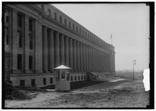 Bureau Of Engraving And Printing, between 1914 and 1918. Creator: Harris & Ewing.