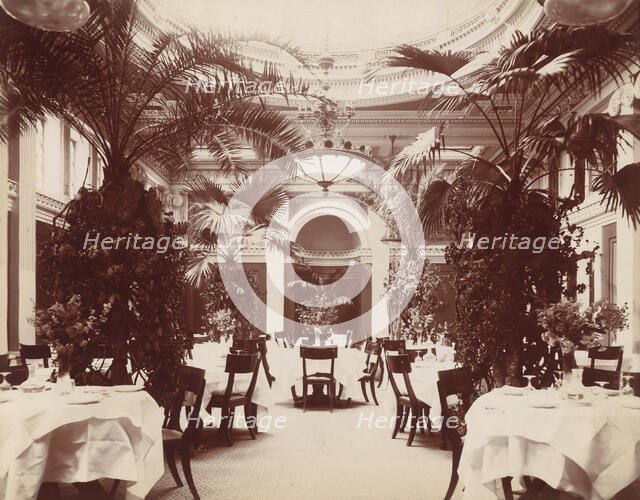 Willard Hotel - dining room, between 1910 and 1910. Creator: Frances Benjamin Johnston.