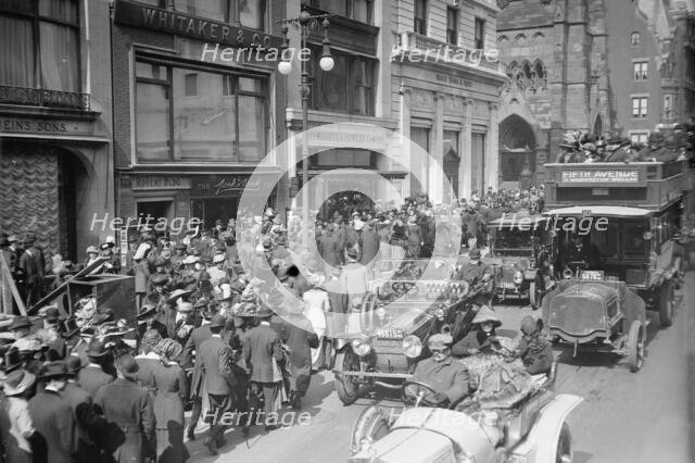 5th Ave., Easter,'13, 1913. Creator: Bain News Service.