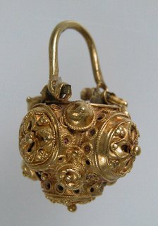 Basket Earring, Byzantine, 10th-11th century. Creator: Unknown.