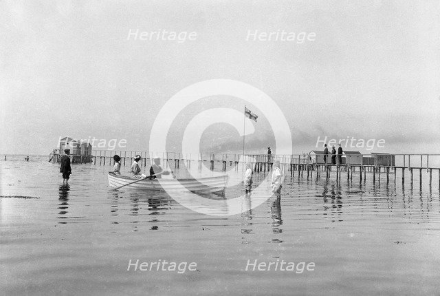 The baths of Svaneholm, Borstahusen, Landskrona, Sweden, c1900. Artist: Unknown