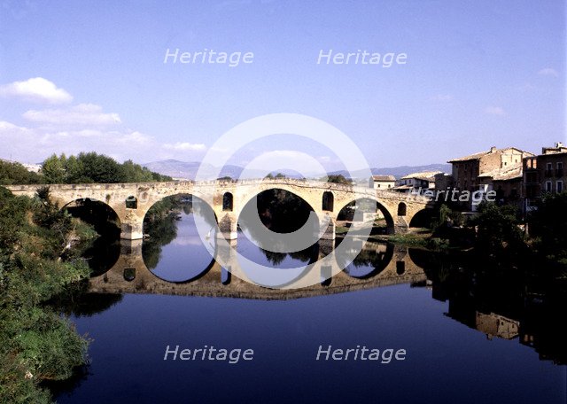View of the Romanesque bridge over Arga river in Puente de la Reina, Navarre.
