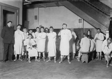 N.Y. City lodging house - after the bath, 1914. Creator: Bain News Service.