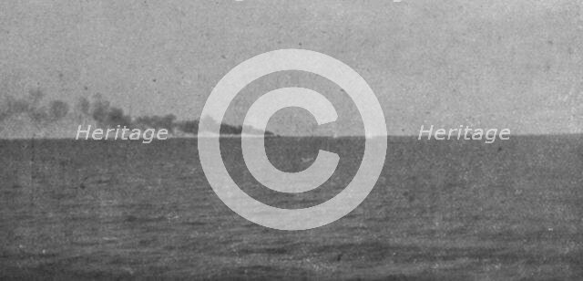 'Le "Goeben" contre le torpilleur "Schastlivyi" (21 sept. 1915); La derniere salve du..., 1915. Creator: Unknown.