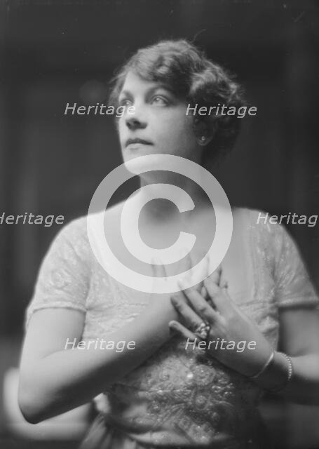 Claussen, Julia, Miss, portrait photograph, 1916 Mar. 2. Creator: Arnold Genthe.