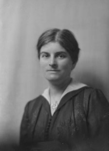 Miss Charlotte Hoffman Kellogg, portrait photograph, 1918. Creator: Arnold Genthe.