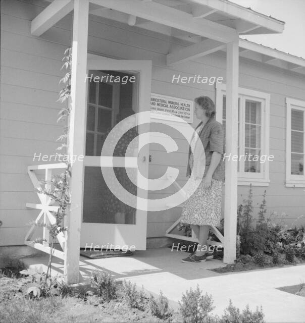FSA camp for migratory agricultural workers, Farmersville, Tulare County, California, 1939 Creator: Dorothea Lange.