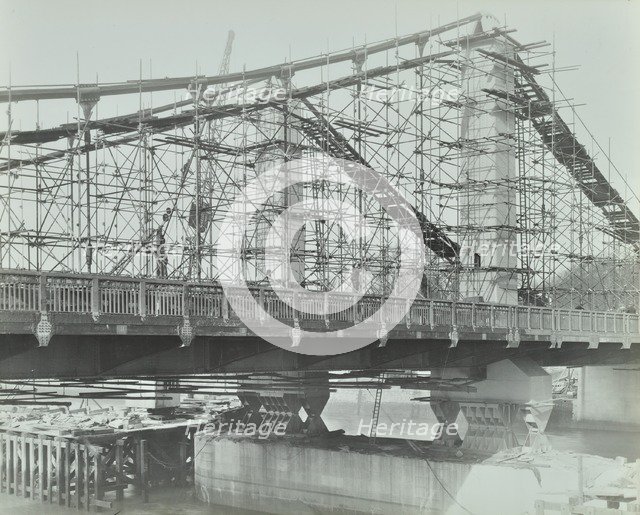 The building of the new Chelsea Bridge, London, 1937. Artist: Unknown.