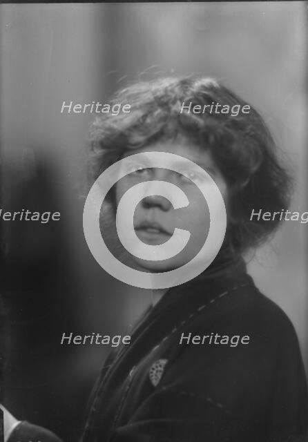 Card, Marjorie, Miss., 1913. Creator: Arnold Genthe.