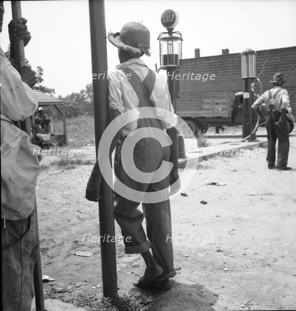 Peach pickers, Muscella, Georgia, 1936. Creator: Dorothea Lange.