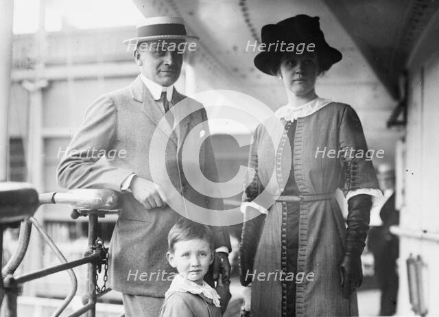 Count Moltke, wife and child, between c1910 and c1915. Creator: Bain News Service.