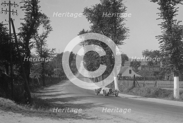 Lombard competing at the Boulogne Motor Week, France, 1928. Artist: Bill Brunell.