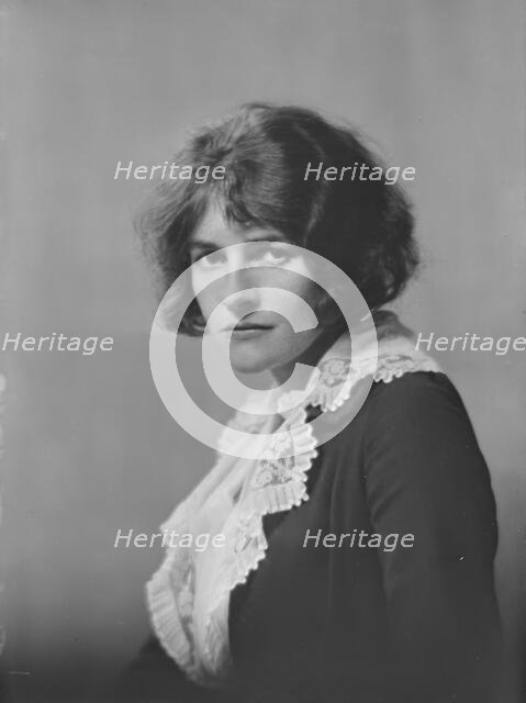 Nesbit, Cathleen, Miss, portrait photograph, not before 1916. Creator: Arnold Genthe.