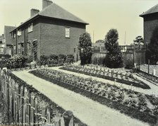 Garden at 187 Valence Wood Road, Becontree Estate, Ilford, London, 1929.  Artist: Unknown.