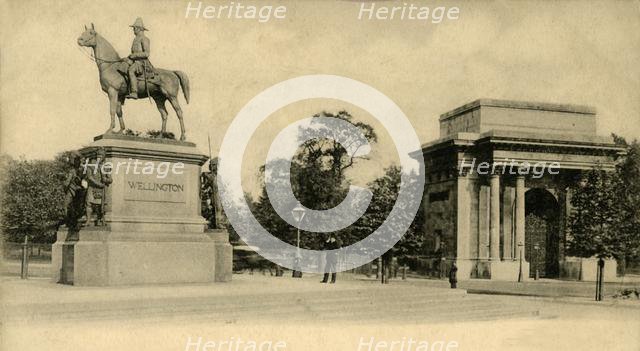 'Wellington Monument, London', c1910. Creator: Unknown.
