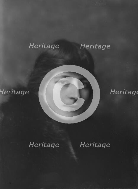 Miss M. Lord, (Mrs. James Kemp), portrait photograph, 1918 Jan. 26. Creator: Arnold Genthe.