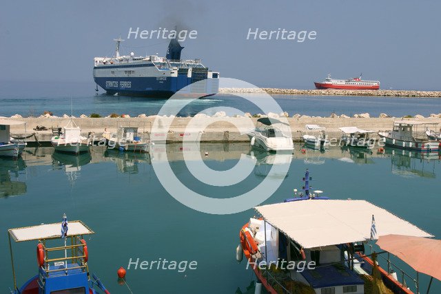 Ferry departing from the harbour of Poros, Kefalonia, Greece