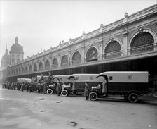 Delivery lorries at Smithfield Market, London, 1915. Artist: Bedford Lemere and Company