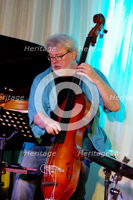 Steve Rodby, Watermill Jazz Club, Dorking, Surrey, 2nd August 2016. Artist: Brian O'Connor.