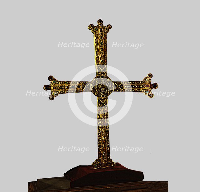 Victoria Cross, year 908, preserved in the Holy Chamber of the Oviedo Cathedral.