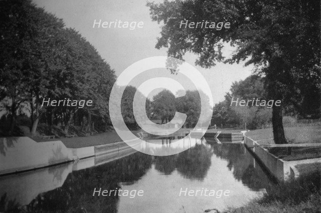'Cuckoo Weir', 1935. Artists: Mr Mundy, Hills and Saunders.