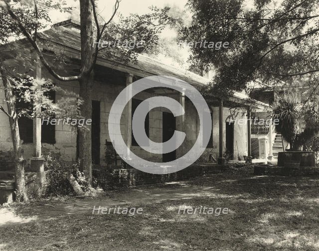Elmscourt, quarters, Natchez, Adams County, Mississippi, 1938. Creator: Frances Benjamin Johnston.