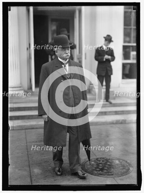 Men at White House, Washington, D.C., between 1913 and 1917. Creator: Harris & Ewing.