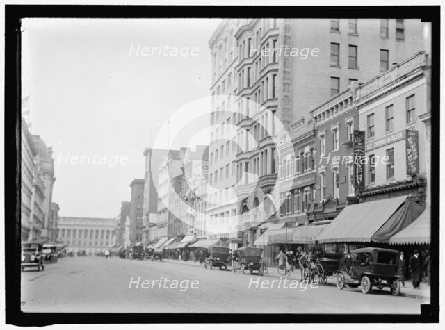 Street view, Washington, D.C., between 1913 and 1917. Creator: Harris & Ewing.