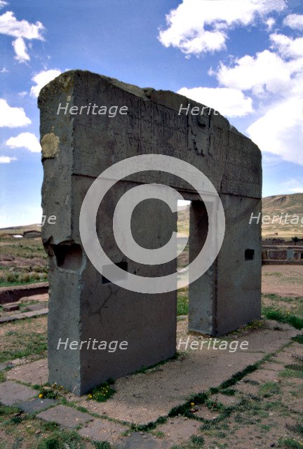 Sun door', monolith decorated with the god Viracocha.