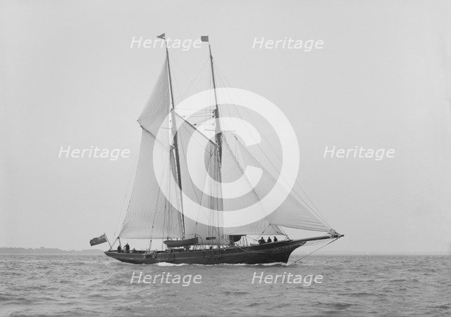 The schooner 'Hinemoa' underway, 1914. Creator: Kirk & Sons of Cowes.