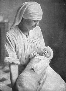 ' "La Guerre a L'Allemande"; Bien jeune victime: un nourrisson blesse au bras gauche', 1918. Creator: Unknown.