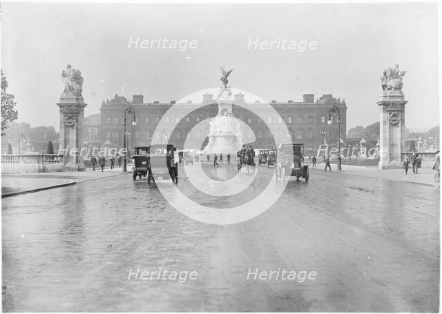 Buckingham Palace, The Mall, St James, City of Westminster, London, 1911. Creator: Unknown.