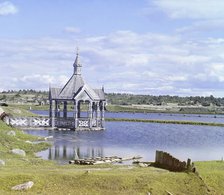 Chapel for water blessing, in the village of Deviatiny [Russian Empire], 1909. Creator: Sergey Mikhaylovich Prokudin-Gorsky.