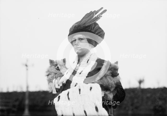 Edith Stone & "Tuxedo Marvel", between c1910 and c1915. Creator: Bain News Service.