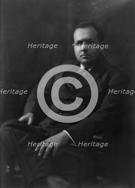 Bruce, Ned, Mr., portrait photograph, (1915?). Creator: Arnold Genthe.