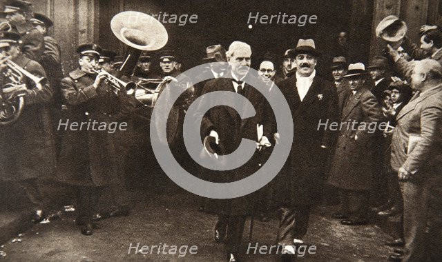 Ramsay MacDonald in New York being escorted by Grover Whalen, 1929.  Artist: S and G
