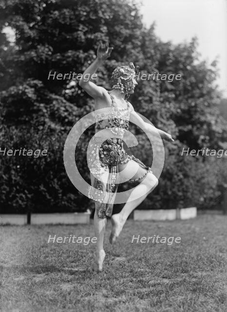 Serge, Dancer at Sylvan Theatre, 1917. Creator: Harris & Ewing.