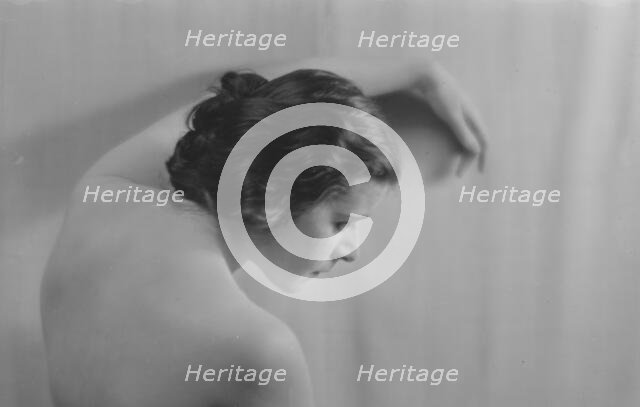 Bara, Theda, Miss, portrait photograph, 1916 Nov. 11. Creator: Arnold Genthe.