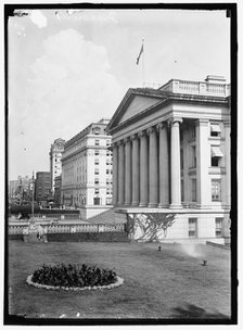 Treasury Building, between 1914 and 1917. Creator: Harris & Ewing.