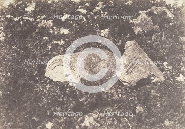 Jérusalem, Tombeau des rois de Juda, Couvercle de sarcophage et fragment d'une porte en pi..., 1854. Creator: Auguste Salzmann.