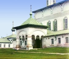 Entrance into the Fyodorovskaya Church, Yaroslavl, 1911. Creator: Sergey Mikhaylovich Prokudin-Gorsky.